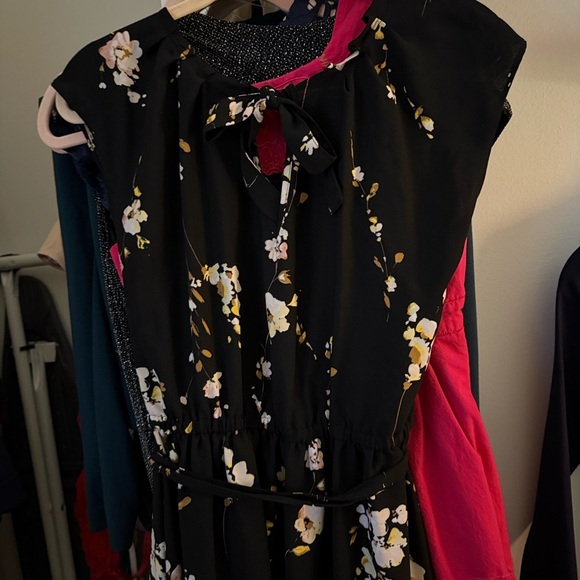 LC Lauren Conrad Black Floral Midi Dress - Picture 5 of 6